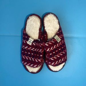 Dluxe By Deerfoam Shoes.